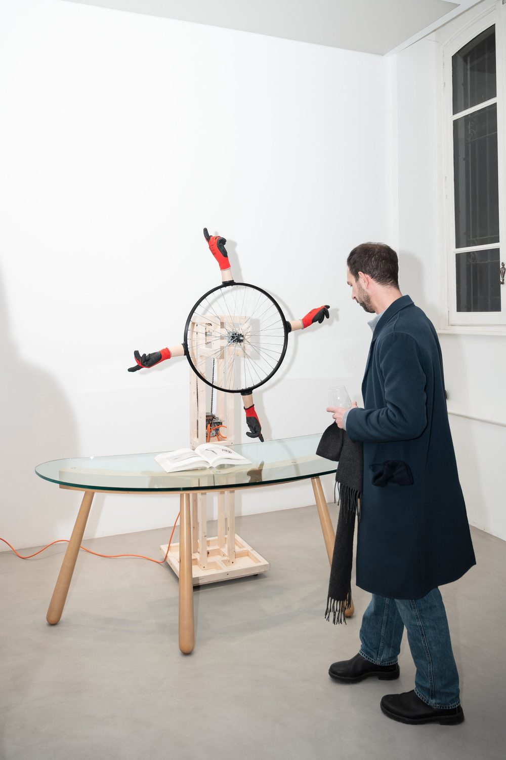 Enzo Mari’s table, set in motion