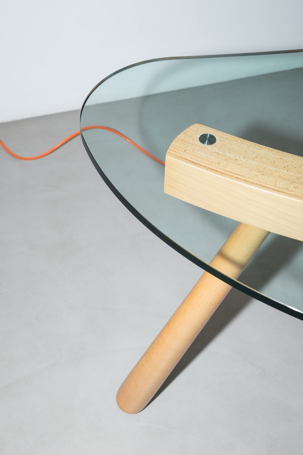 Enzo Mari’s table, set in motion